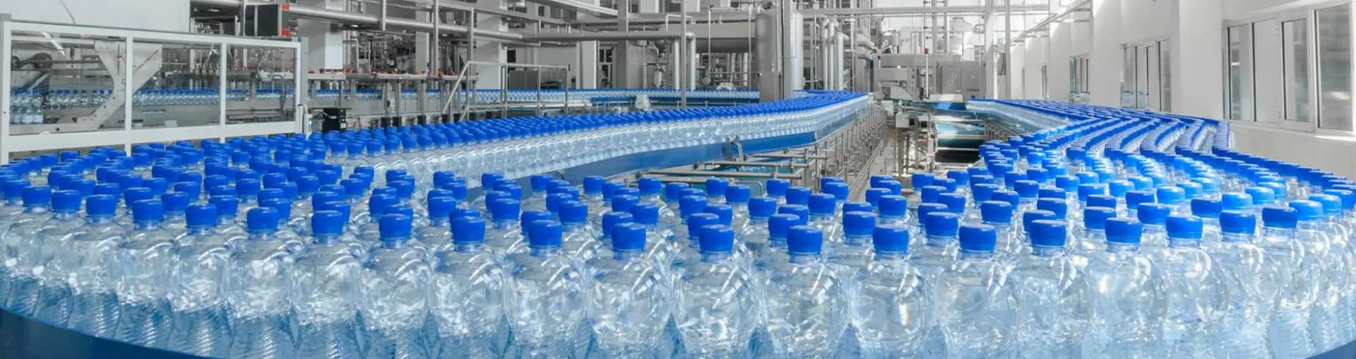 水　ブロー充填機
